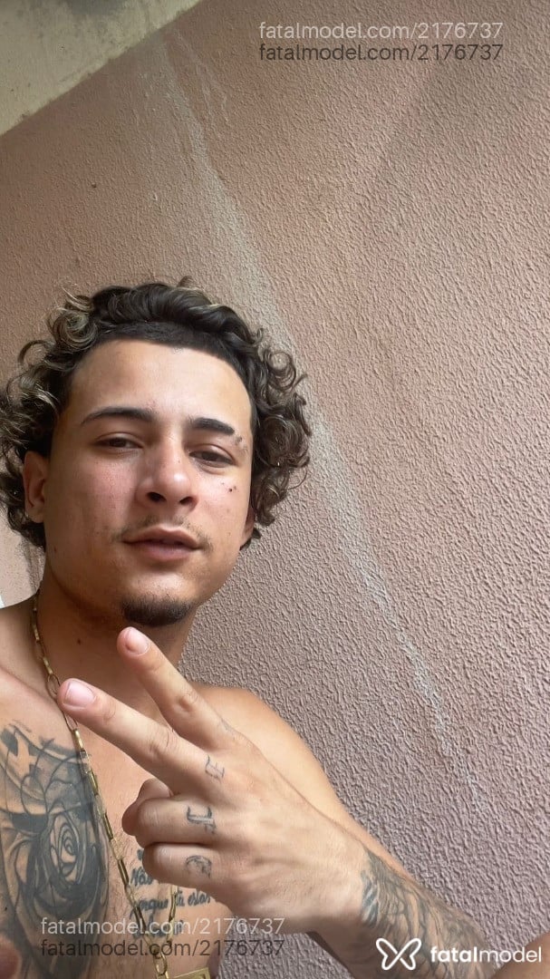Acompanhante homem com cabelo castanho de olhos mel em Vila Velha - Sufistinhadotado