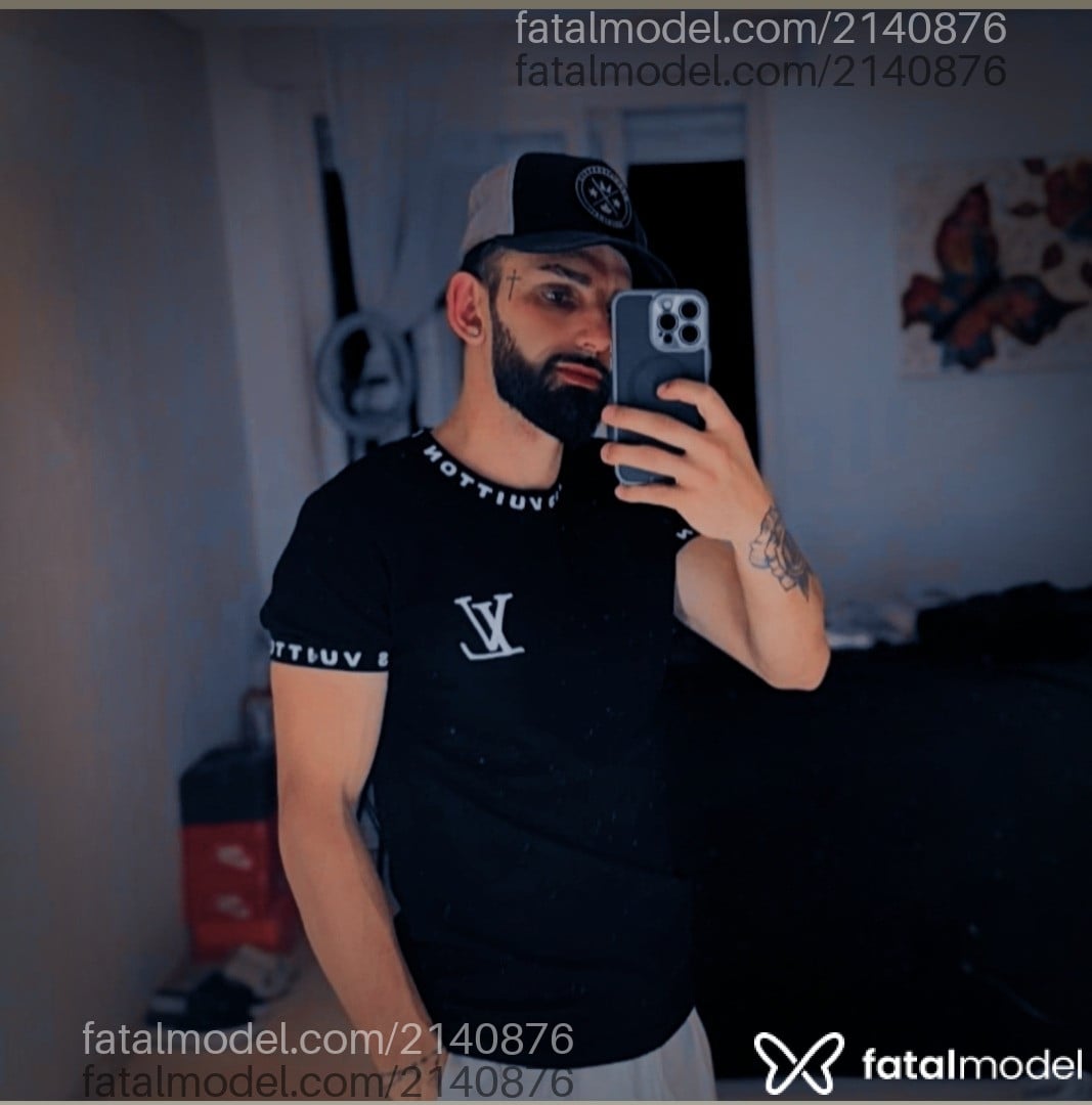 Acompanhante homem com cabelo castanho de olhos castanhos em Canela Acompanhante homem com cabelo castanho de olhos castanhos em Canela - Patrickmagrinho