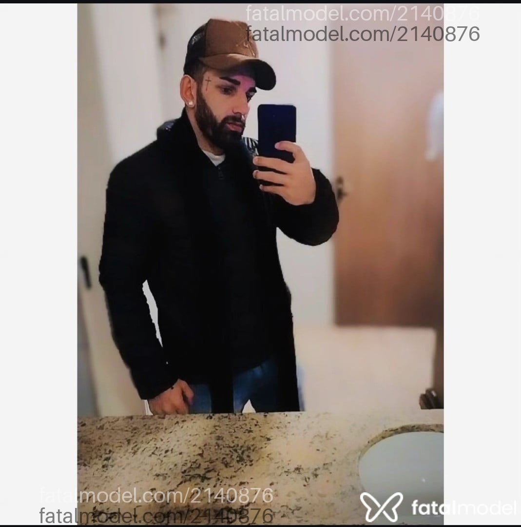 Acompanhante homem com cabelo castanho de olhos castanhos em Canela Acompanhante homem com cabelo castanho de olhos castanhos em Canela - Patrickmagrinho