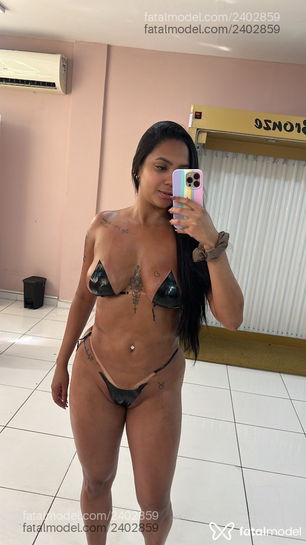 Acompanhante mulher morena (o) de olhos castanhos em Virtual Acompanhante mulher morena (o) de olhos castanhos em Virtual - Bombomm