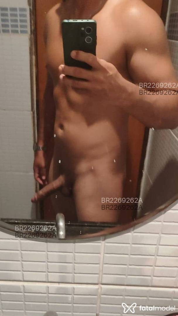 Acompanhante homem com cabelo castanho de olhos castanhos em João Pessoa - Rodrigo