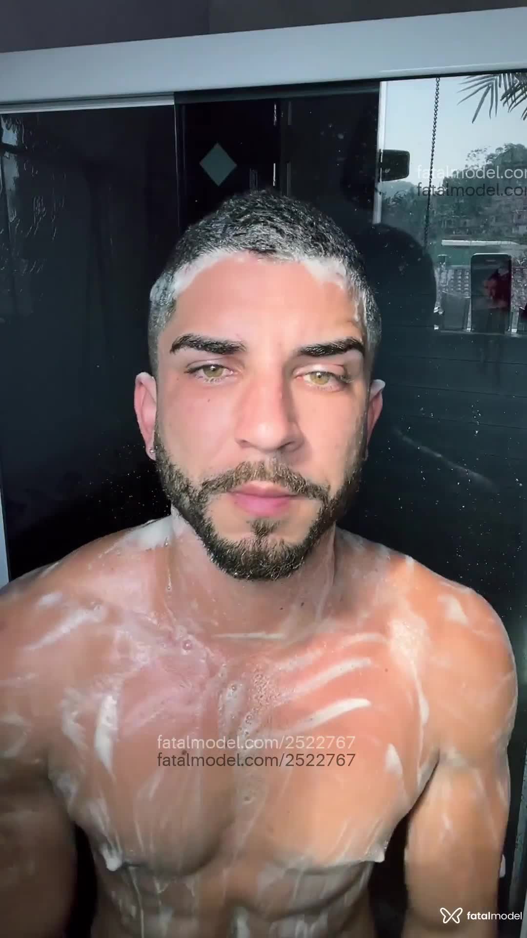 Acompanhante homem com cabelo castanho de olhos verdes em Rio de Janeiro - Rafael