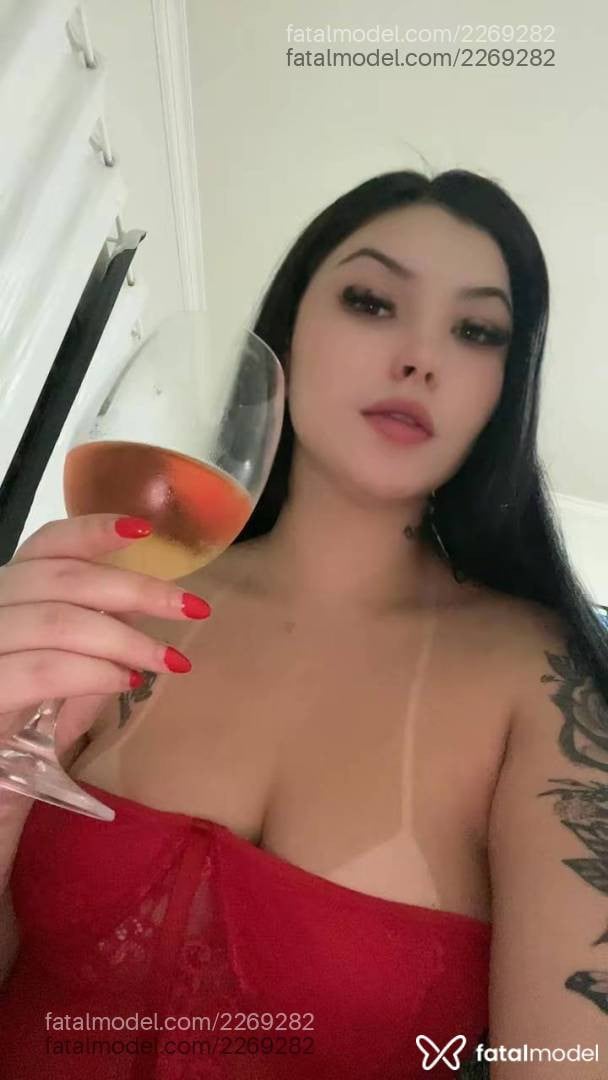 Acompanhante mulher morena (o) de olhos castanhos - Yasmin
