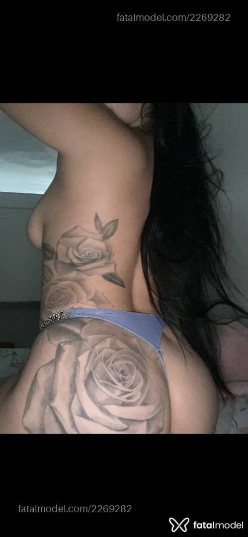 Acompanhante mulher morena (o) de olhos castanhos - Yasmin