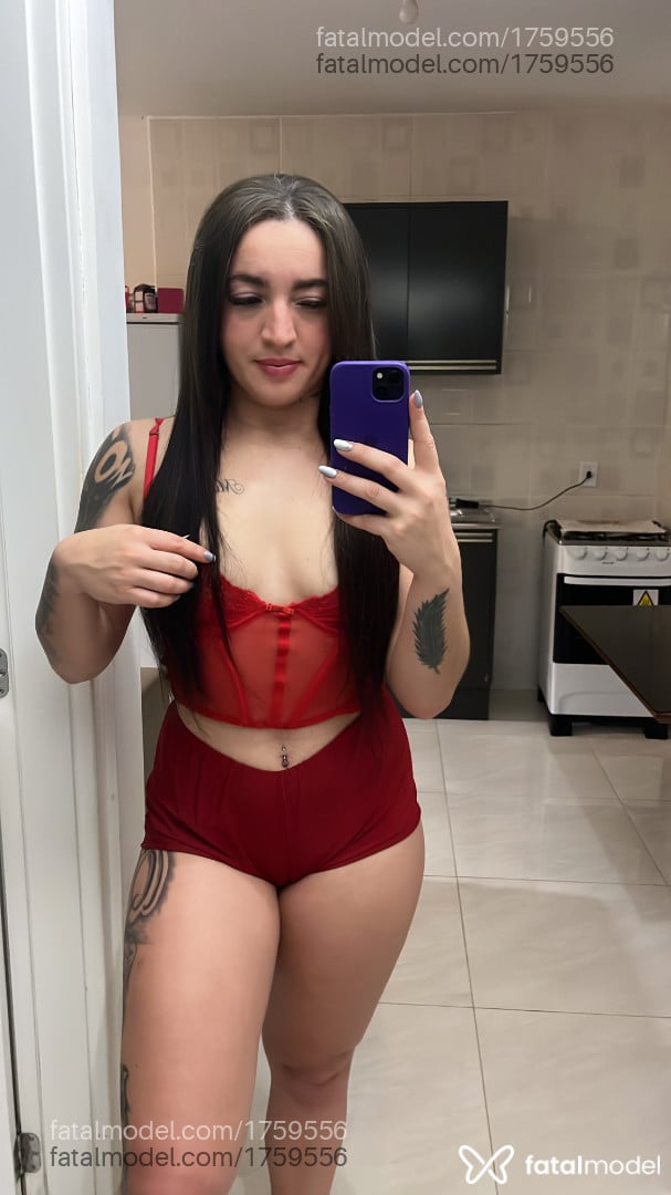 Acompanhante mulher morena (o) de olhos castanhos em Gaspar - Júlia Martins