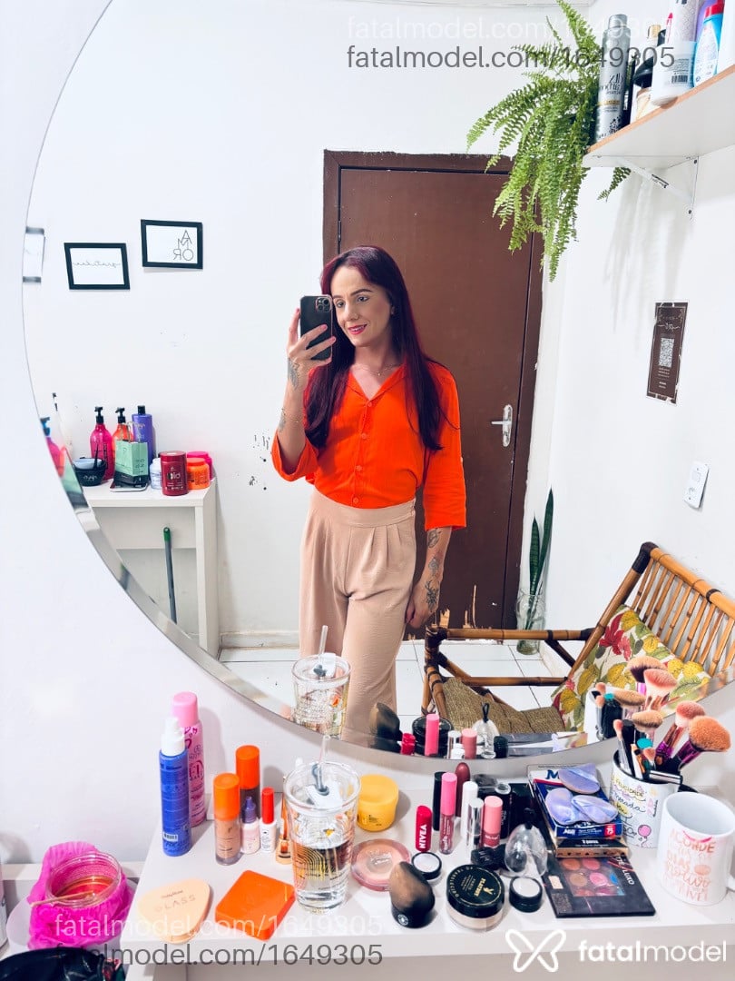 Acompanhante mulher trans ruiva (o) de olhos castanhos em Matupá - Andressa