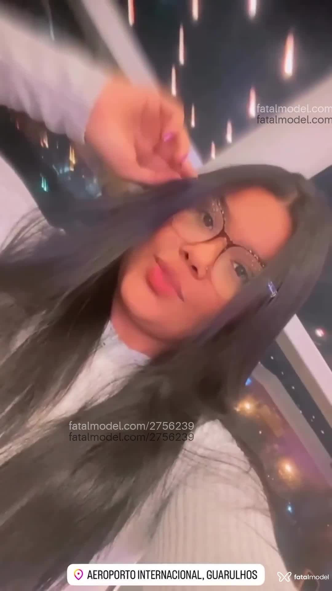 Acompanhante mulher morena (o) de olhos castanhos em Virtual - Milena