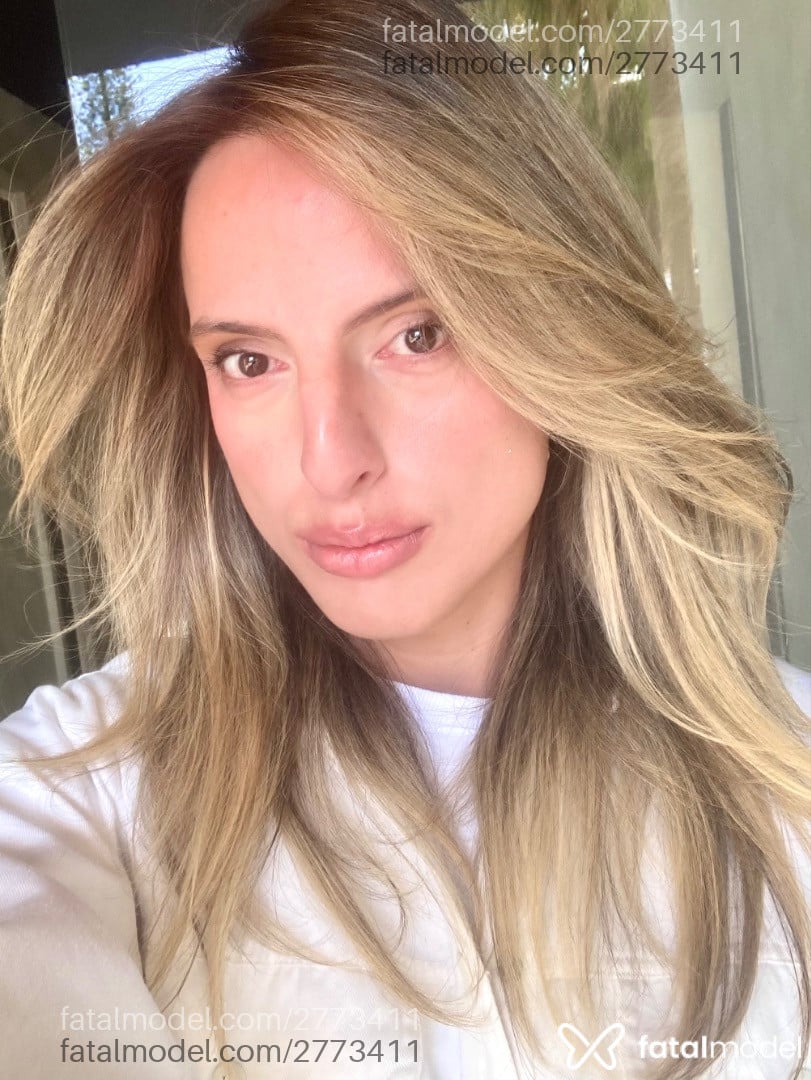 Acompanhante mulher trans loira (o) de olhos castanhos em Brasília - ísis França