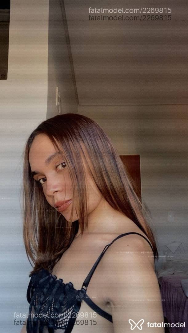 Acompanhante mulher com cabelo castanho de olhos castanhos - Ana