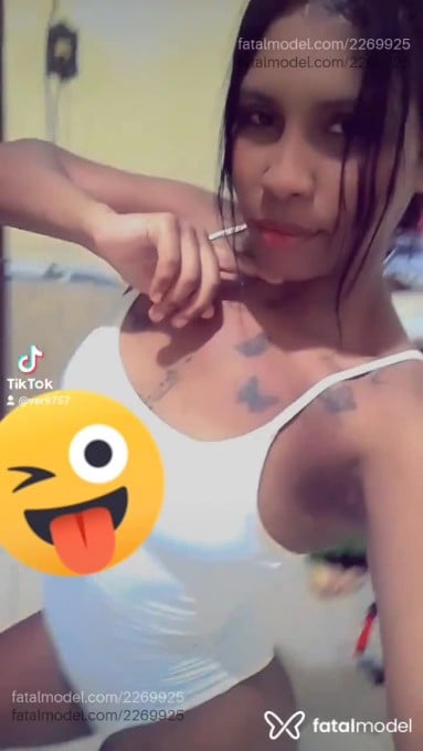 Acompanhante mulher morena (o) de olhos pretos - Issabella Acompanhante mulher morena (o) de olhos pretos - Issabella