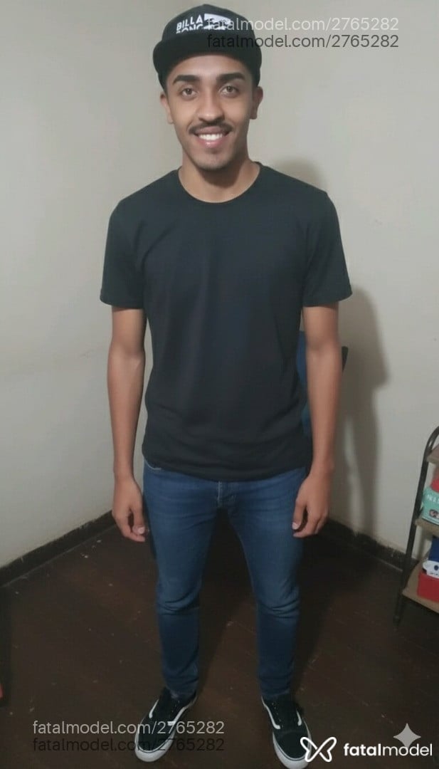 Acompanhante homem com cabelo castanho de olhos castanhos em Alvinópolis - Enzo Matheus