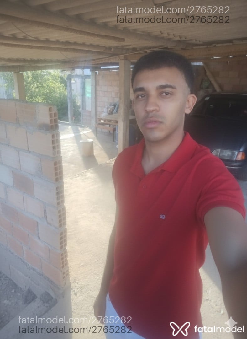 Acompanhante homem com cabelo castanho de olhos castanhos em Alvinópolis - Enzo Matheus