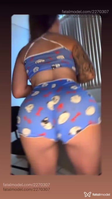 Acompanhante mulher com cabelo castanho de olhos castanhos - Julia Acompanhante mulher com cabelo castanho de olhos castanhos - Julia