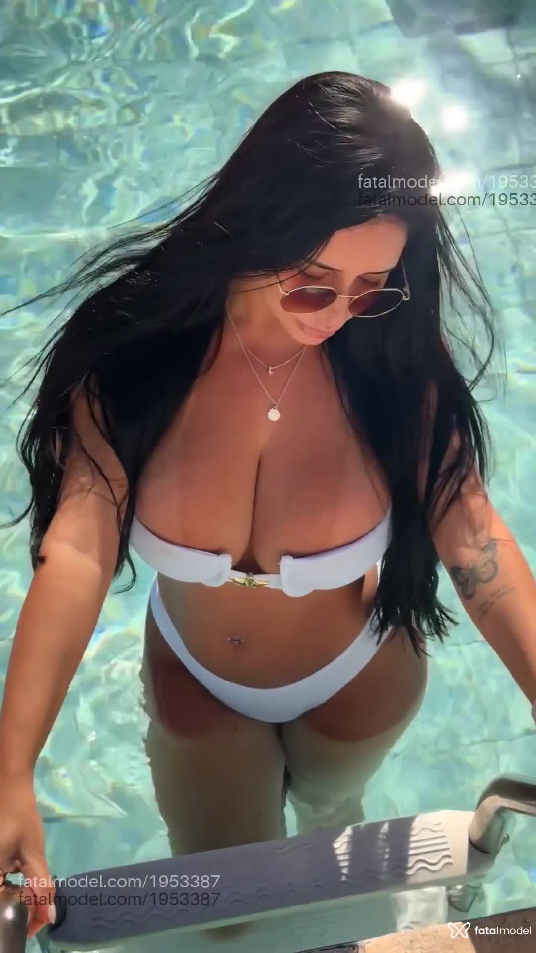 Acompanhante mulher com cabelo castanho de olhos castanhos - Jxlxnha