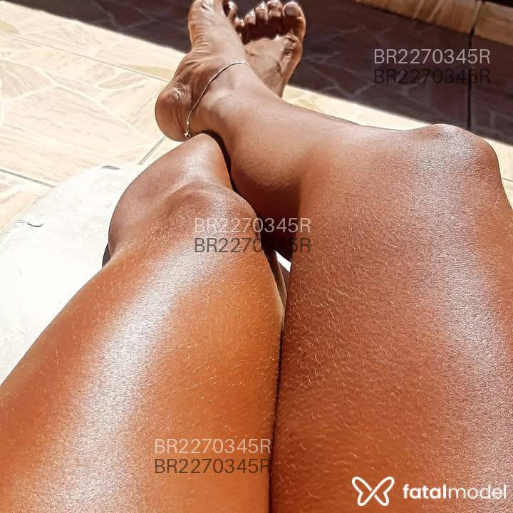 Acompanhante mulher morena (o) de olhos castanhos em Virtual - Hellen