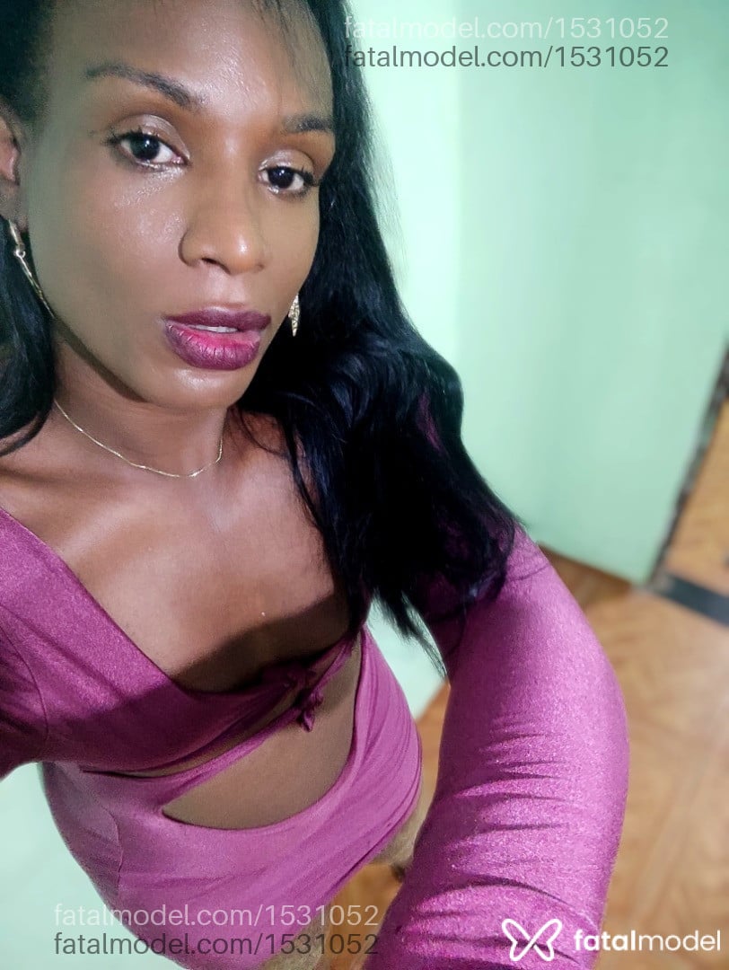Acompanhante travesti morena (o) de olhos castanhos - Heloisa Silva Acompanhante travesti morena (o) de olhos castanhos - Heloisa Silva