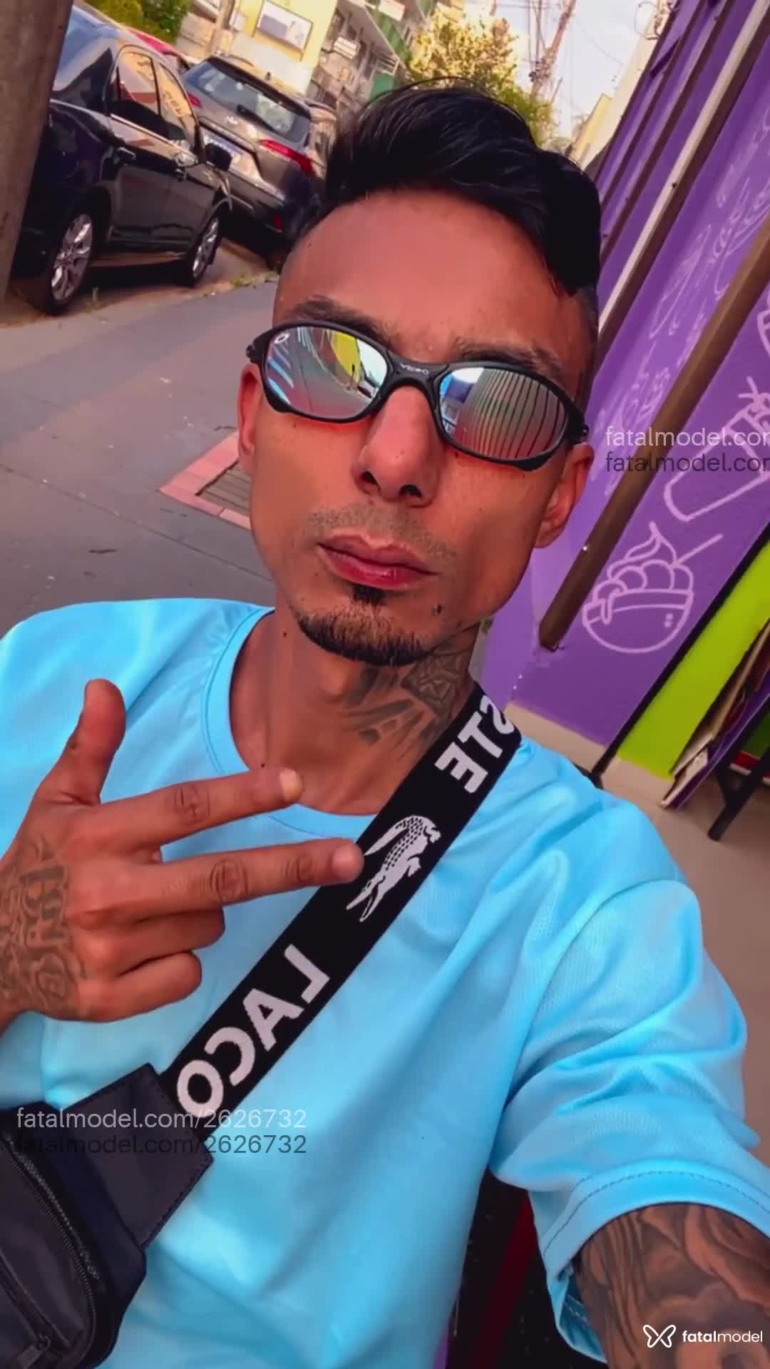 Acompanhante homem com cabelo castanho de olhos castanhos - Henrique Acompanhante homem com cabelo castanho de olhos castanhos - Henrique