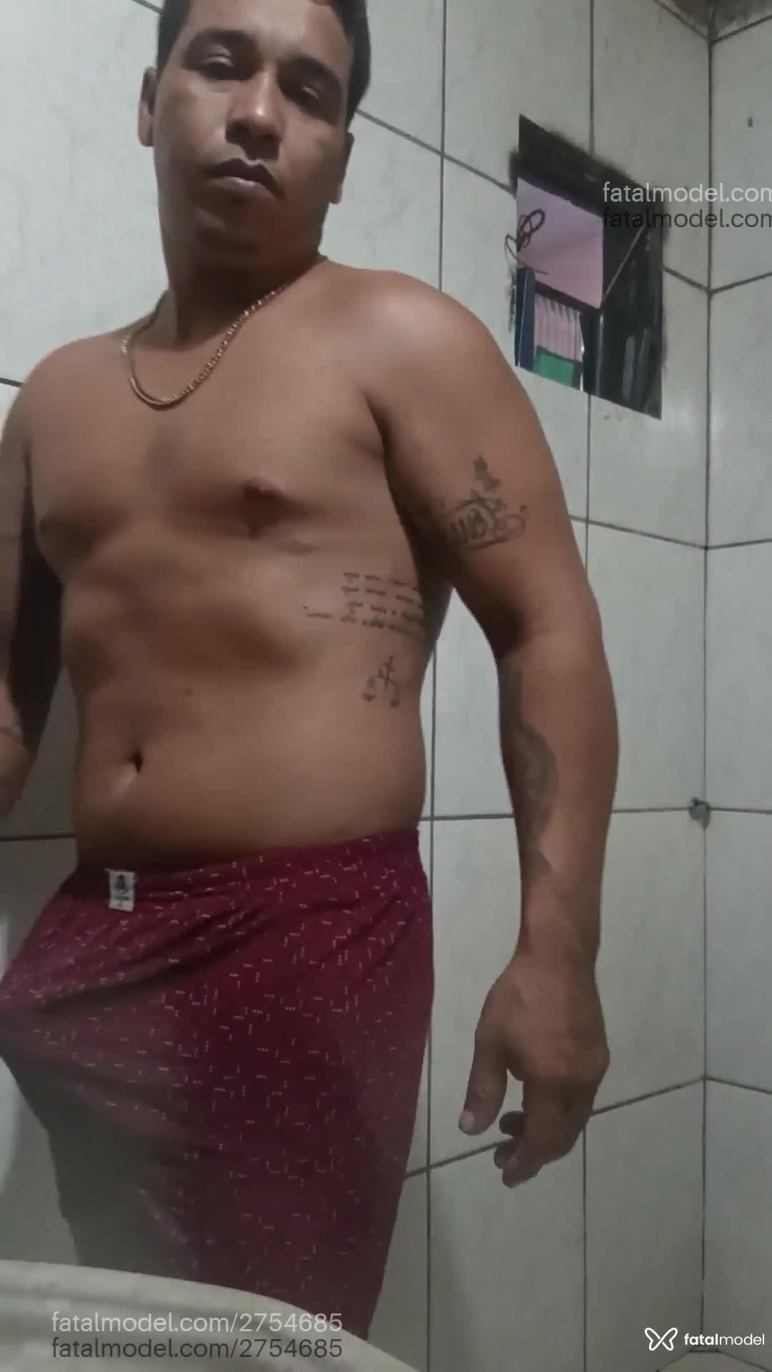Acompanhante homem morena (o) de olhos castanhos em Primavera do Leste Acompanhante homem morena (o) de olhos castanhos em Primavera do Leste - Marque