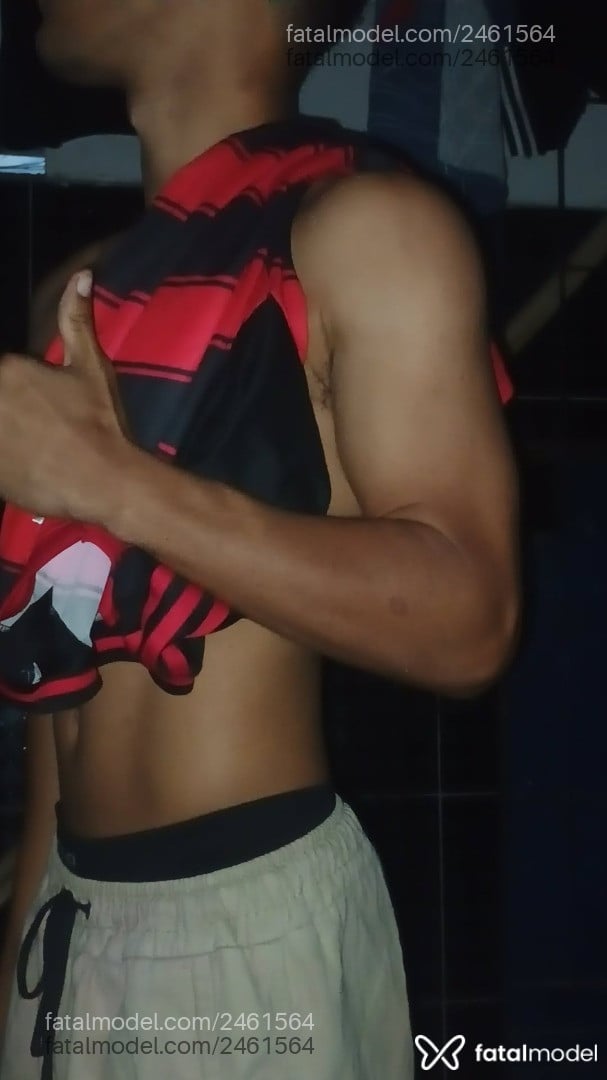 Acompanhante homem morena (o) de olhos castanhos em Virtual - Drack