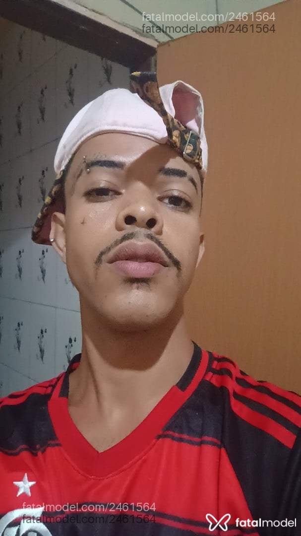 Acompanhante homem morena (o) de olhos castanhos em Virtual - Drack