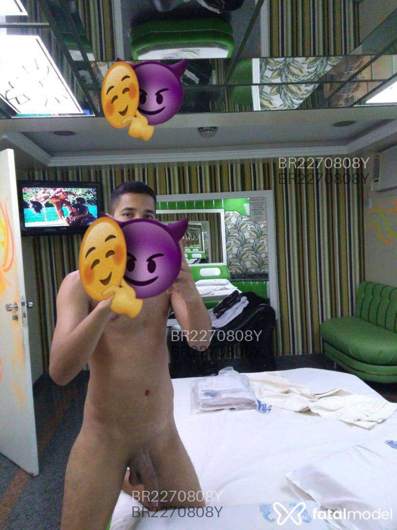 Acompanhante homem morena (o) de olhos castanhos em Rio de Janeiro Acompanhante homem morena (o) de olhos castanhos em Rio de Janeiro - Léo Eli
