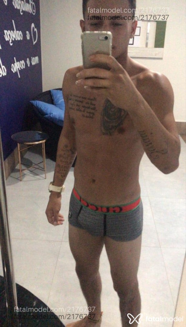 Acompanhante homem com cabelo castanho de olhos mel em Vila Velha - Sufistinhadotado