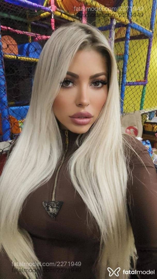 Acompanhante mulher loira (o) de olhos verdes - Rafaela