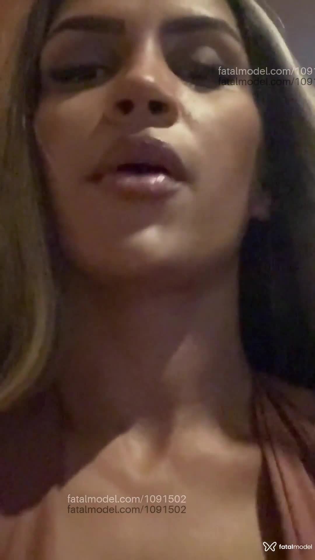 Acompanhante mulher morena (o) de olhos castanhos em Cuiabá Acompanhante mulher morena (o) de olhos castanhos em Cuiabá - Eduarda Mathias