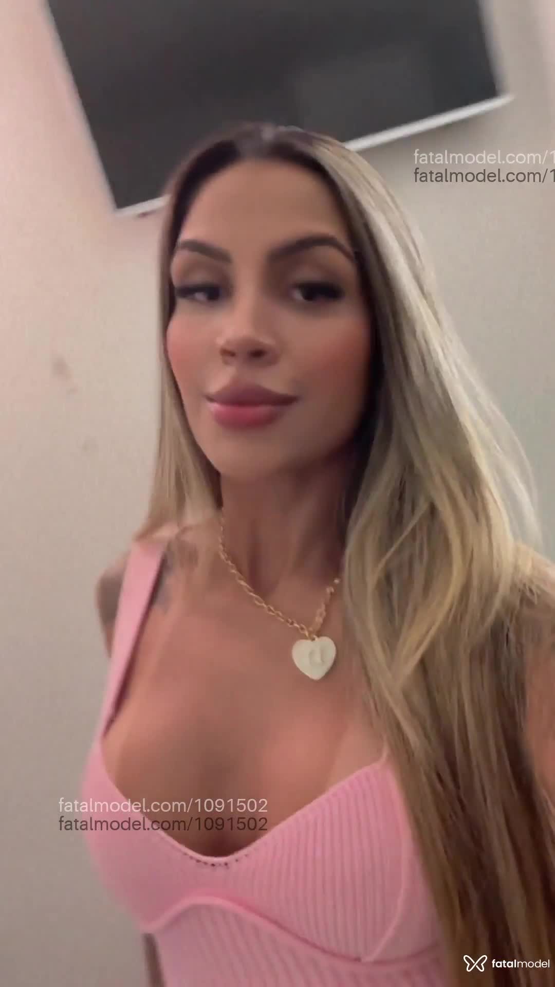 Acompanhante mulher morena (o) de olhos castanhos em Cuiabá Acompanhante mulher morena (o) de olhos castanhos em Cuiabá - Eduarda Mathias