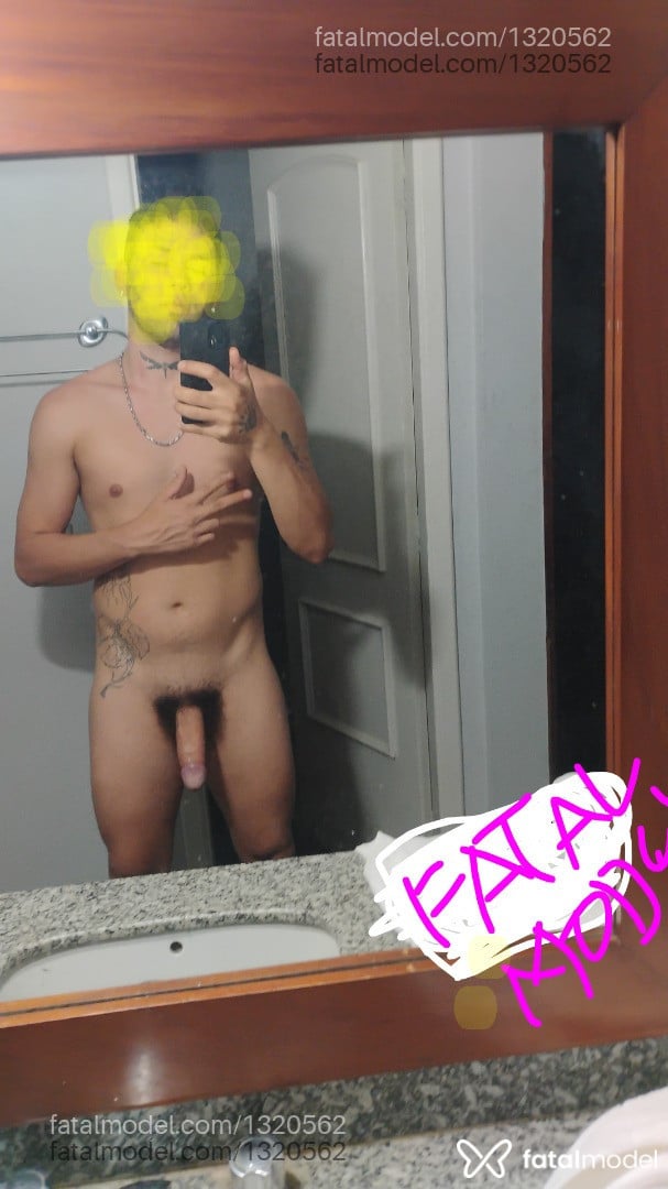 Acompanhante homem com cabelo castanho de olhos castanhos em Ourinhos Acompanhante homem com cabelo castanho de olhos castanhos em Ourinhos - Junior
