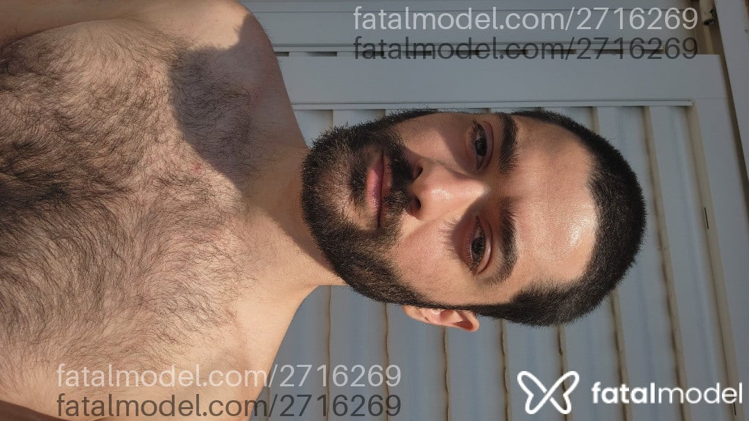 Acompanhante homem com cabelo castanho de olhos castanhos em Atibaia Acompanhante homem com cabelo castanho de olhos castanhos em Atibaia - Dante