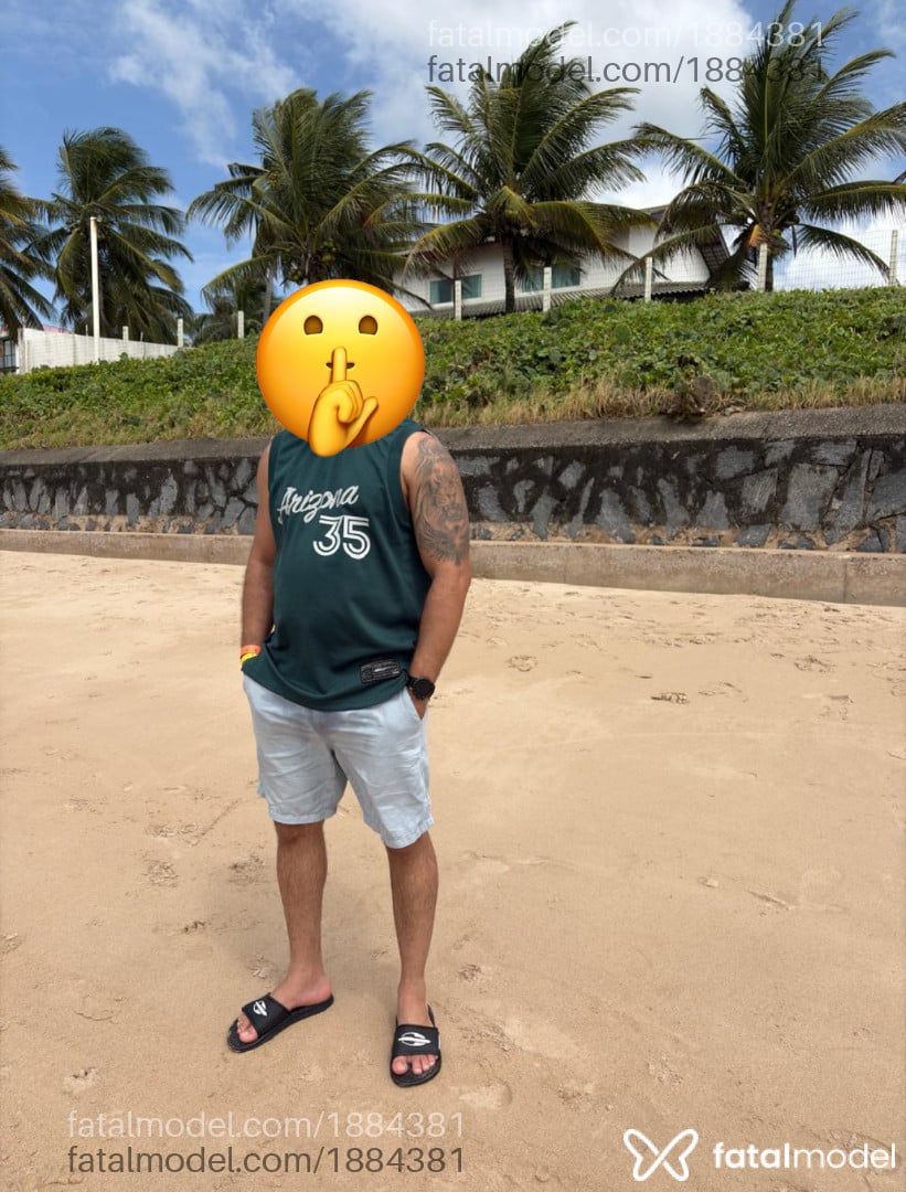 Acompanhante homem com cabelo castanho de olhos castanhos em Rio das Ostras - Henrique