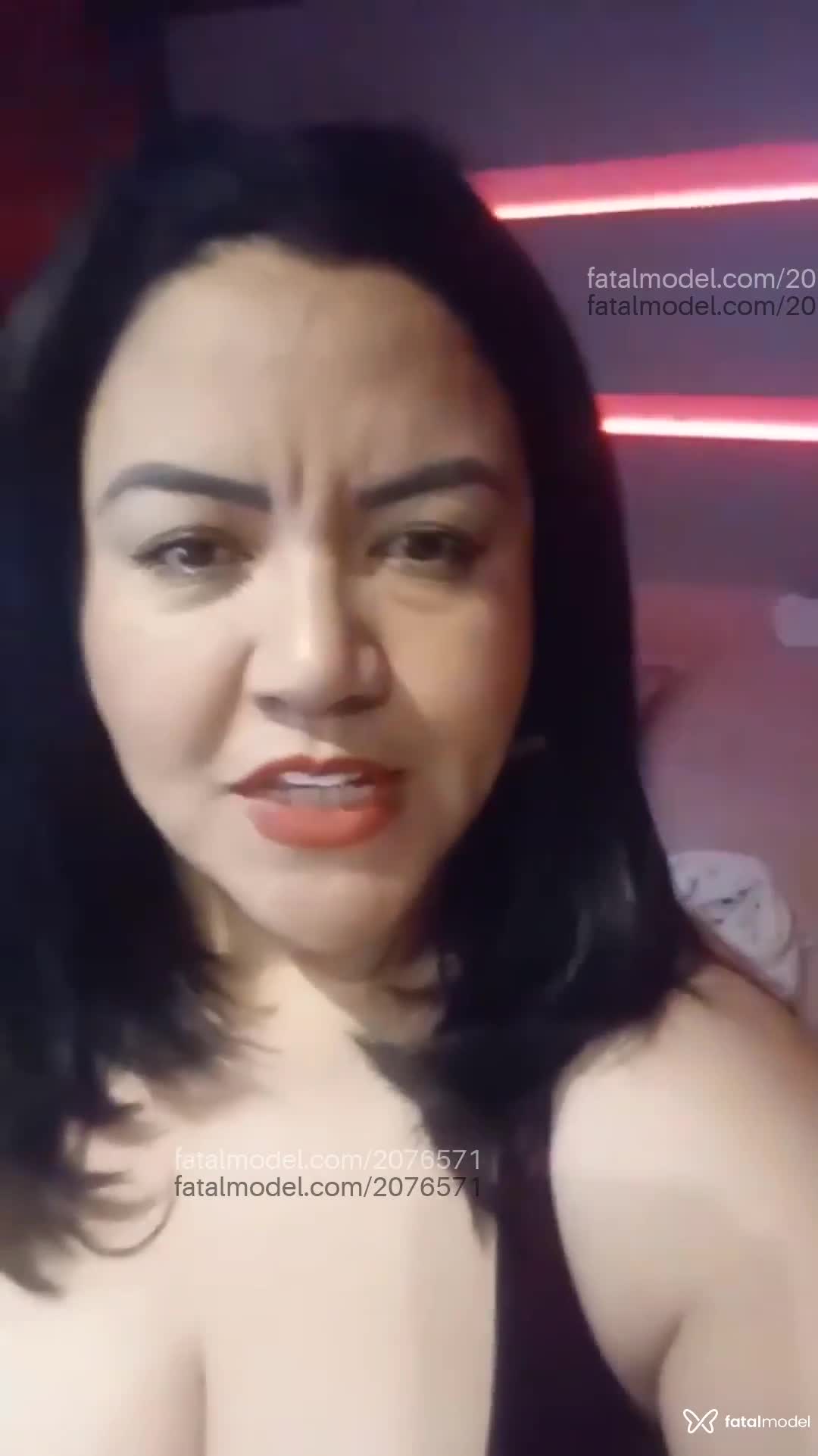 Acompanhante mulher morena (o) de olhos castanhos em São Paulo Acompanhante mulher morena (o) de olhos castanhos em São Paulo - Penélope Obscura