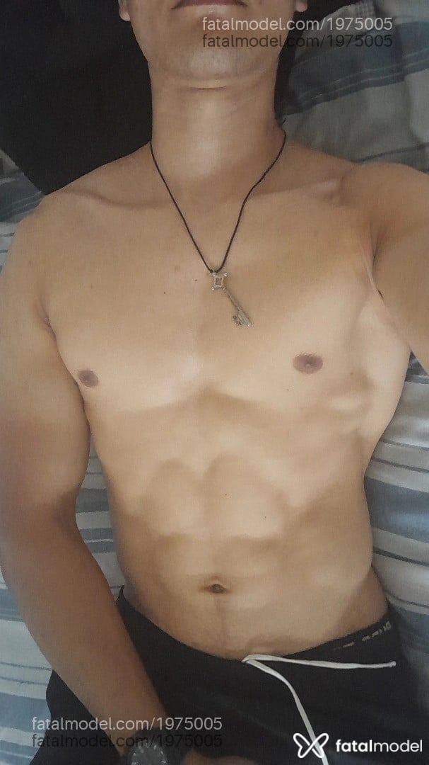 Acompanhante homem morena (o) de olhos castanhos em Florianópolis - JapaTR