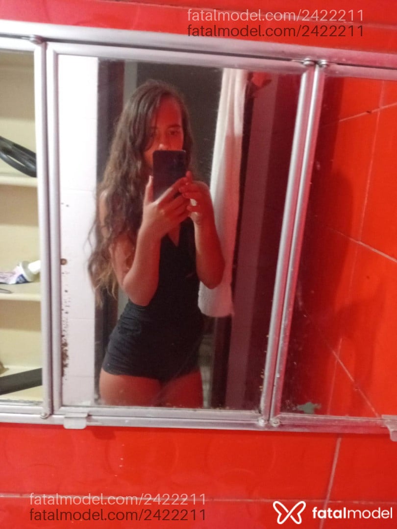 Acompanhante mulher com cabelo castanho de olhos castanhos em Armação dos Búzios - Night