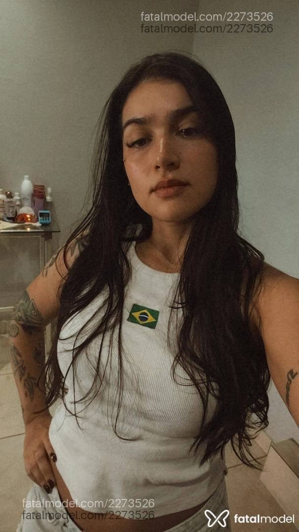 Acompanhante mulher morena (o) de olhos castanhos - Suelen