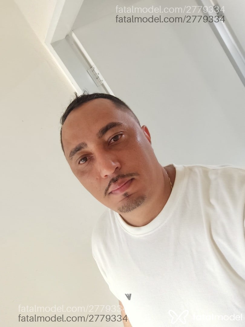 Acompanhante homem morena (o) de olhos castanhos em São José do Rio Preto - Gabriel