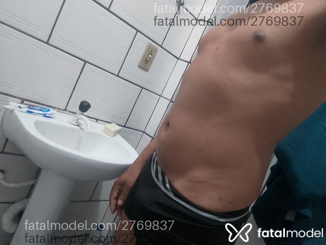 Acompanhante homem morena (o) de olhos castanhos em Angra dos Reis - Gostosafra