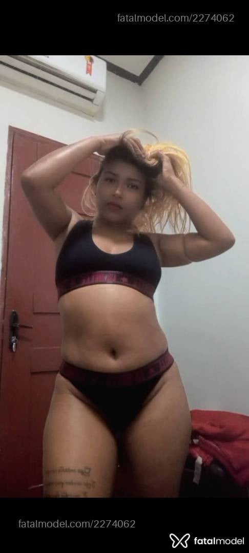Acompanhante mulher morena (o) de olhos pretos - Geishy
