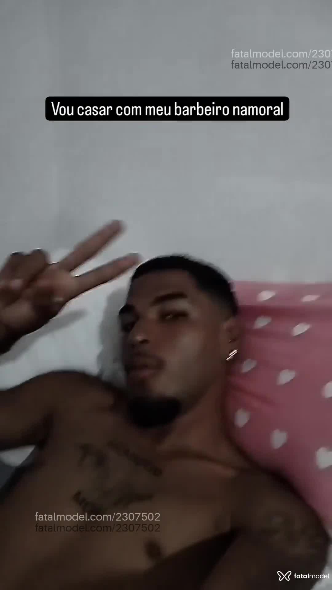Acompanhante homem morena (o) de olhos castanhos em Virtual Acompanhante homem morena (o) de olhos castanhos em Virtual - Erann