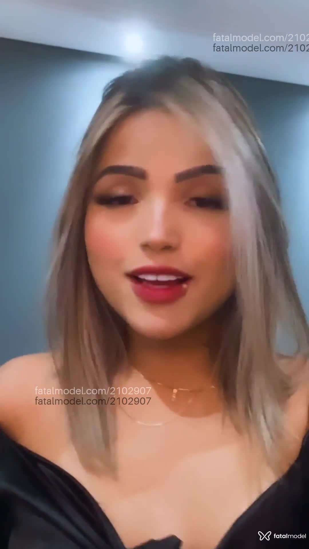 Acompanhante mulher loira (o) de olhos castanhos em Jales - Livia Reis