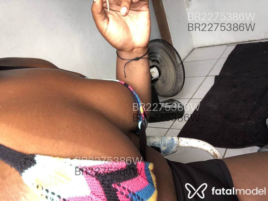 Acompanhante mulher com cabelo castanho de olhos castanhos em Rio de Janeiro - Taina Benz
