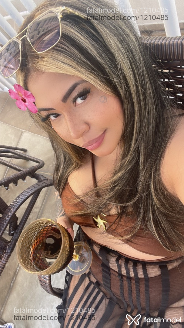 Acompanhante mulher loira (o) de olhos pretos - Keitty Alencastro Acompanhante mulher loira (o) de olhos pretos - Keitty Alencastro