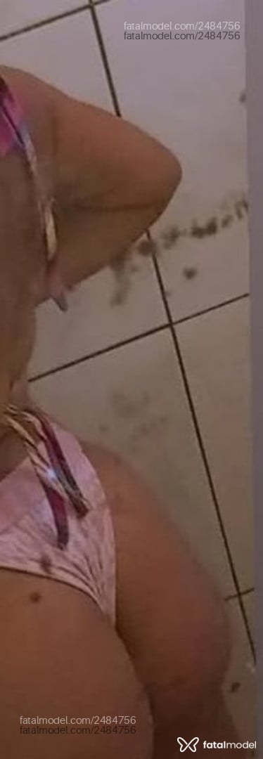 Acompanhante mulher morena (o) de olhos verdes em Três Pontas - Leila