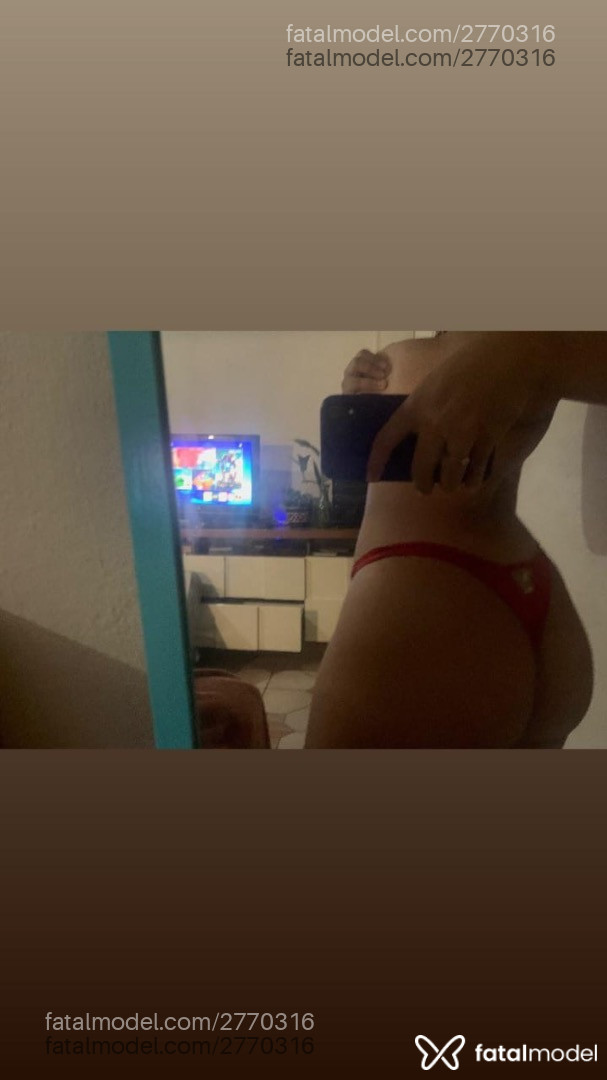 Acompanhante mulher com cabelo castanho de olhos castanhos - Elisa