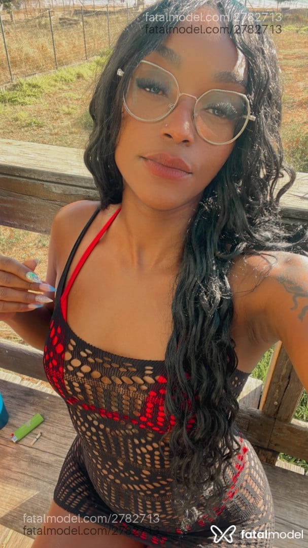 Acompanhante mulher morena (o) de olhos pretos em Três Marias Acompanhante mulher morena (o) de olhos pretos em Três Marias - Beatriz