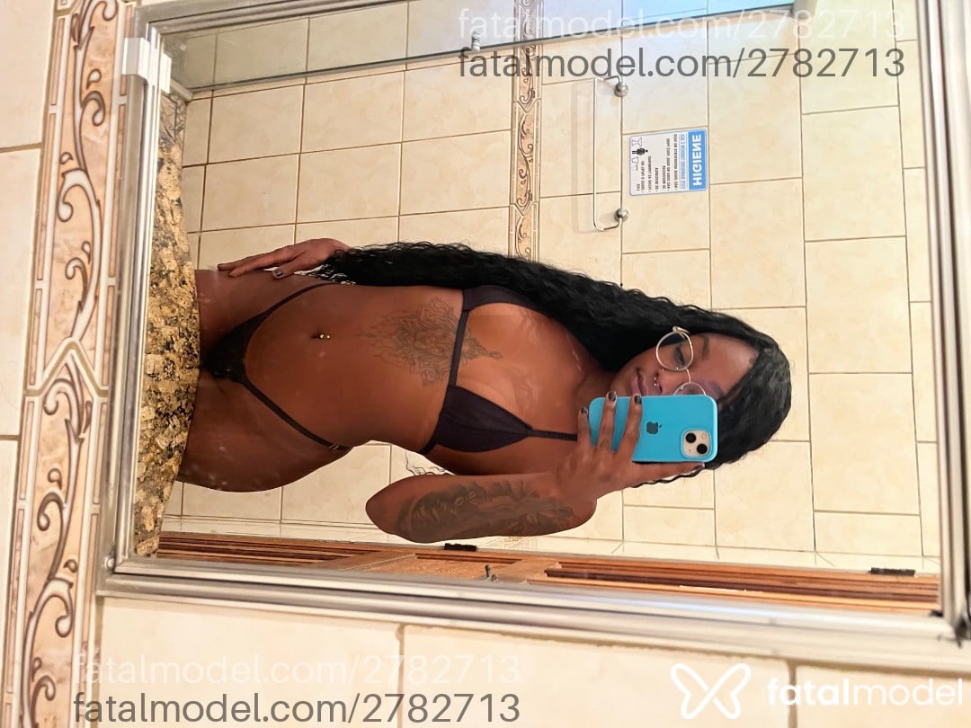 Acompanhante mulher morena (o) de olhos pretos em Três Marias Acompanhante mulher morena (o) de olhos pretos em Três Marias - Beatriz