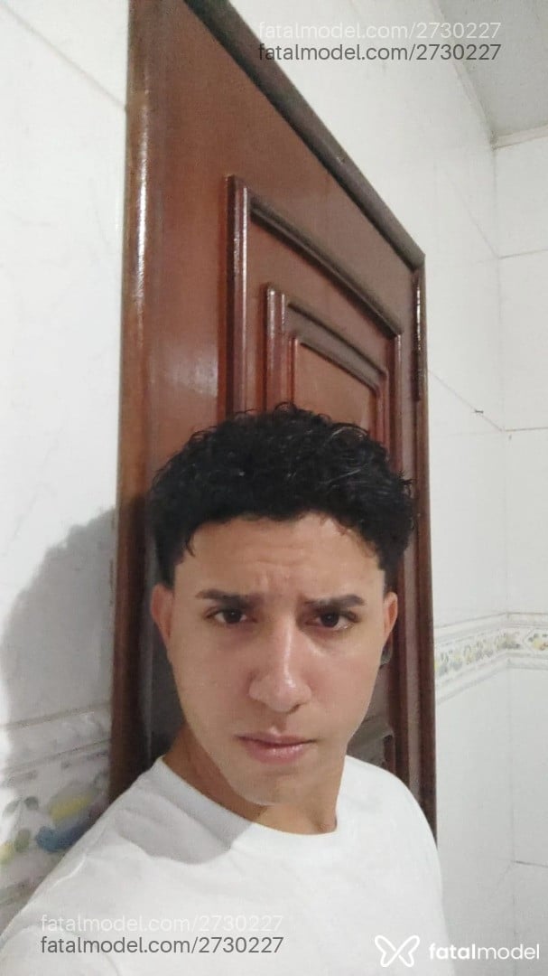 Acompanhante homem com cabelo castanho de olhos castanhos em Goiânia - Armando