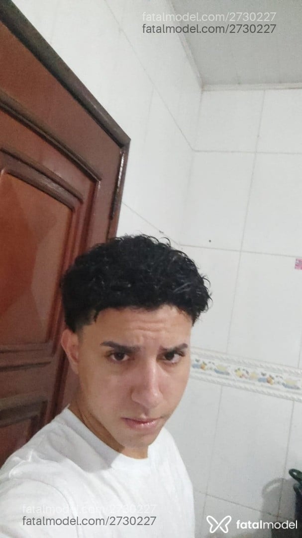 Acompanhante homem com cabelo castanho de olhos castanhos em Goiânia - Armando