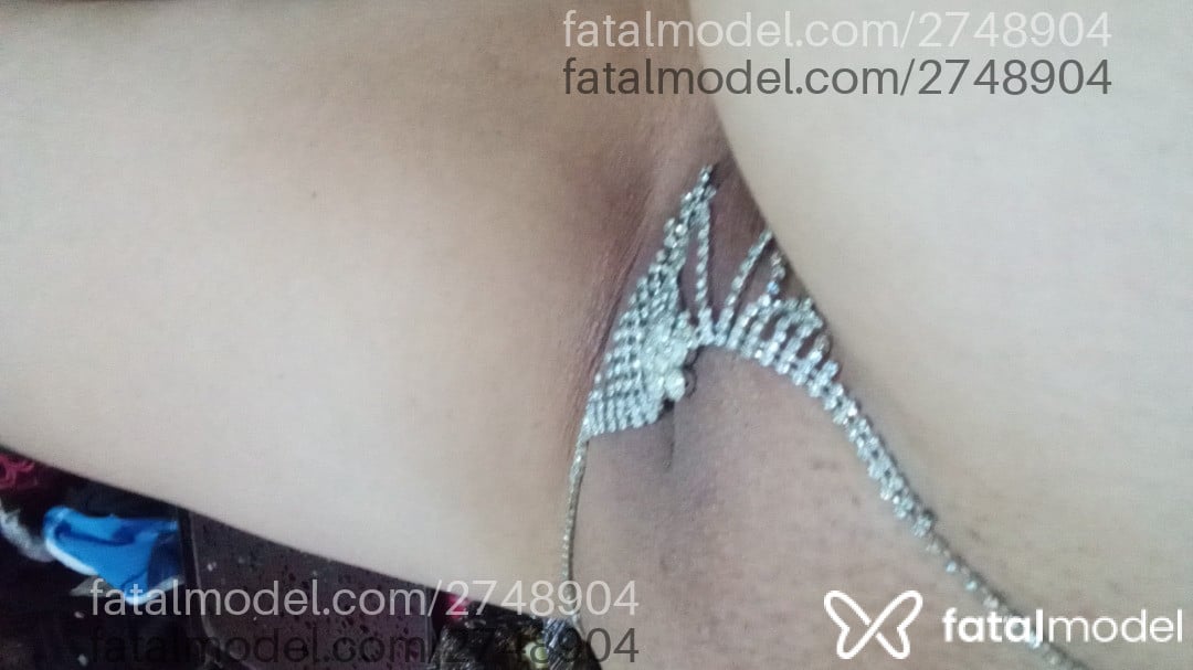 Acompanhante mulher morena (o) de olhos castanhos em Criciúma Acompanhante mulher morena (o) de olhos castanhos em Criciúma - Fênix